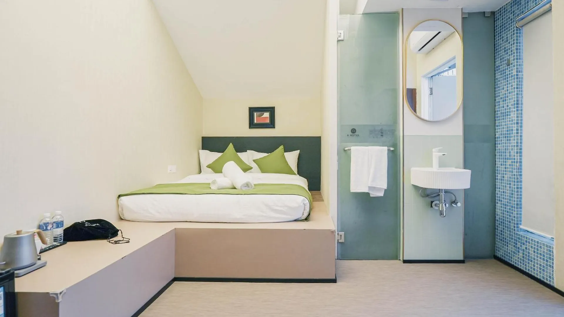 A Hotel Chinatown- Newly Renovated Singapore